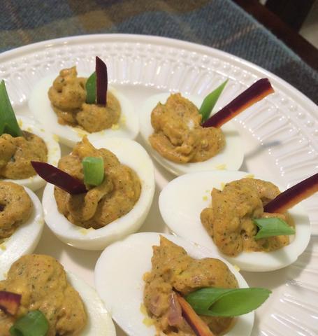 Deviled Eggs with Kale Powder